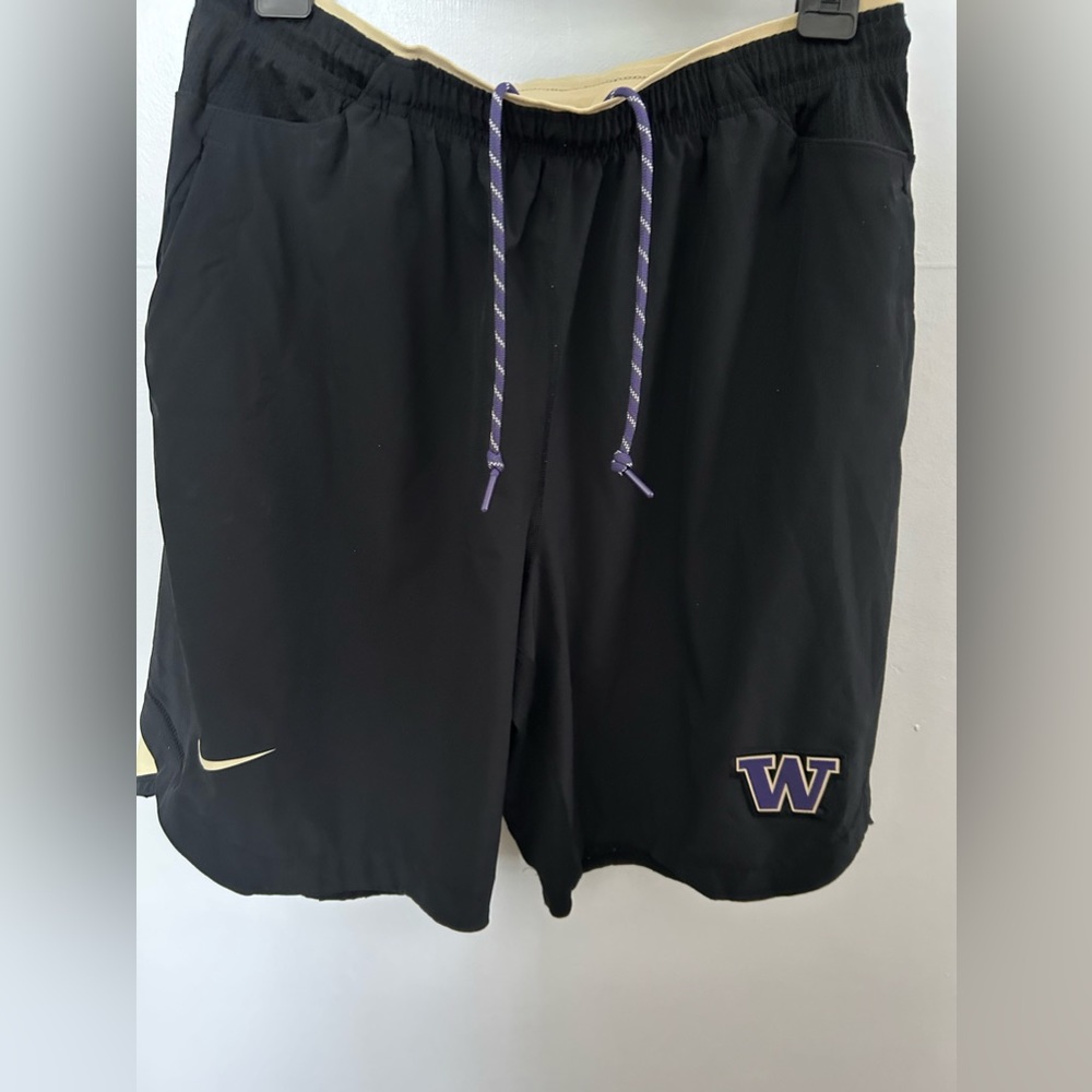 Washing Huskies Athletic Shorts